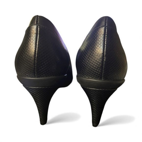 Calvin Klein Greta Elegant Black Women's Heels Booties sz 7 - Picture 5 of 6